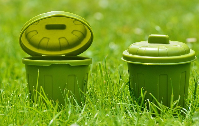 garbage-cans-812448_640