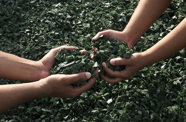 hands-952510_640